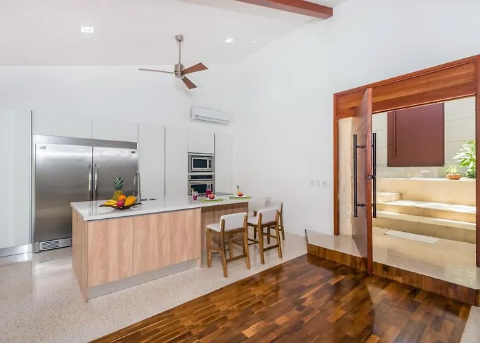 Guest house Blue Iguana - Red Room Tamarindo